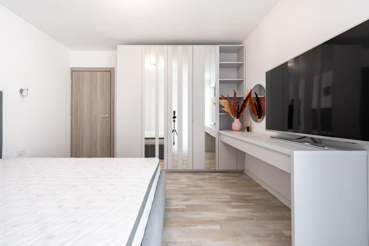 Central Apartment Diamond Букурещ Екстериор снимка